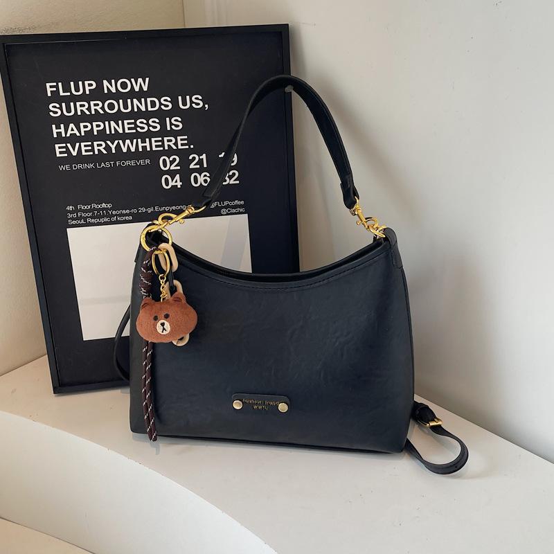 

Niche crossbody armpit bag women s bag new temperament simple fashion fashion one-shoulder commuter bag Without pendant чёрный