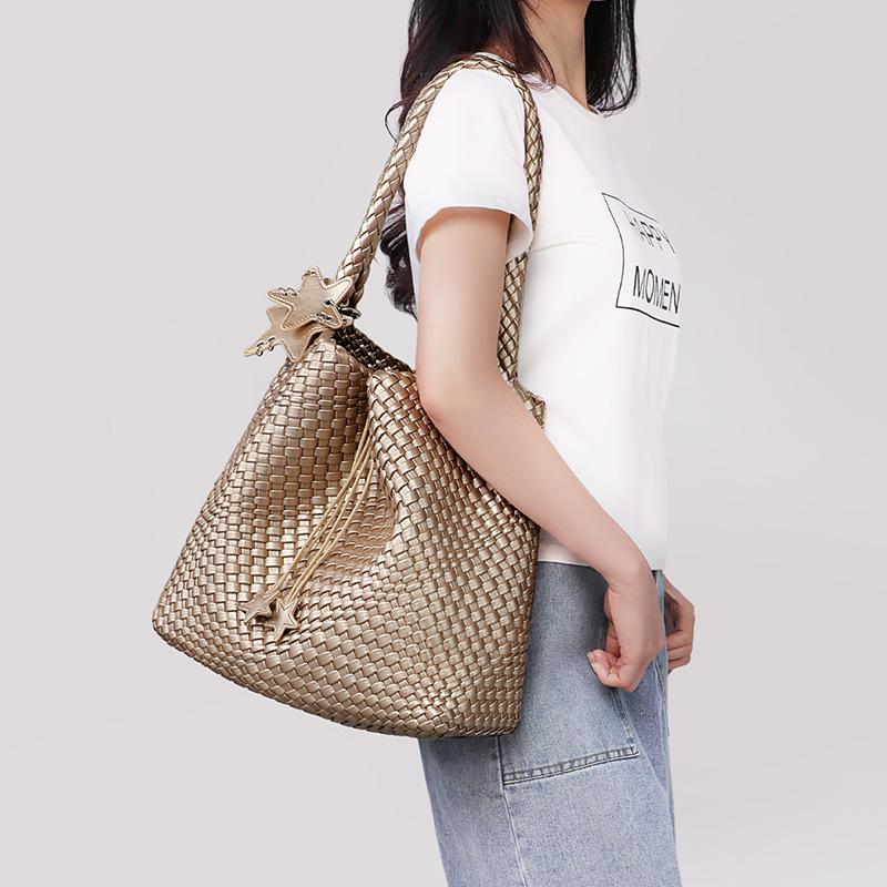 Woven Bag 2025 New Autumn Winter Women's Tote Bag Large Capacity Versatile Commuter Handbag Single Shoulder Bag