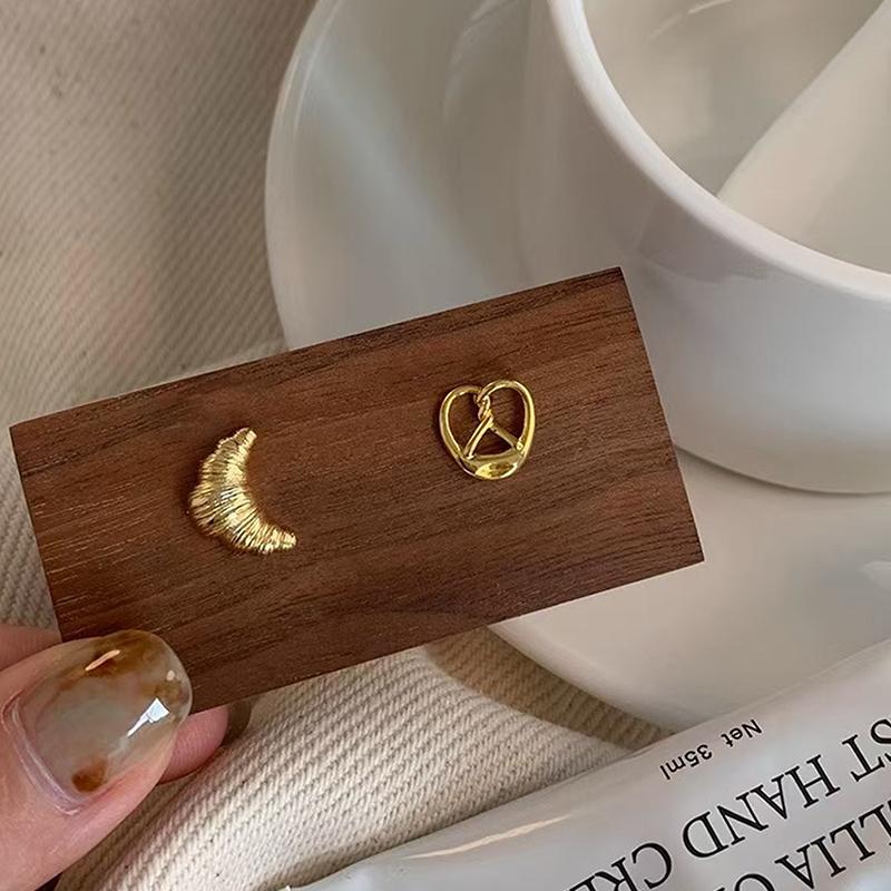 Mini Croissant Stud Earrings For Women Cute Bread Earrings Classic Fine Jewelry Gift