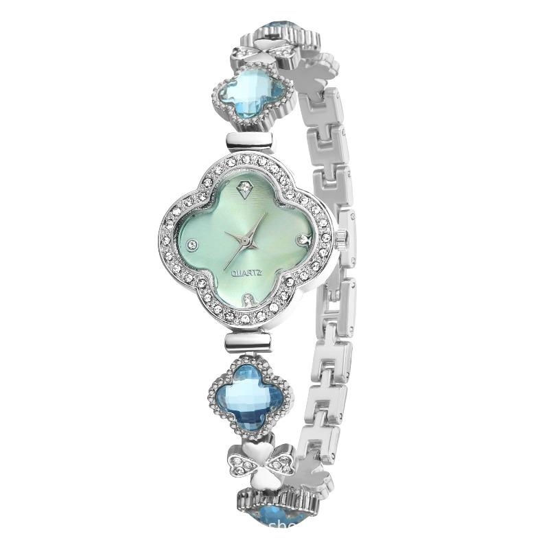 Fashionable temperament, light luxury, diamond studded bracelet, women's quartz watch, clover shaped wristwatch