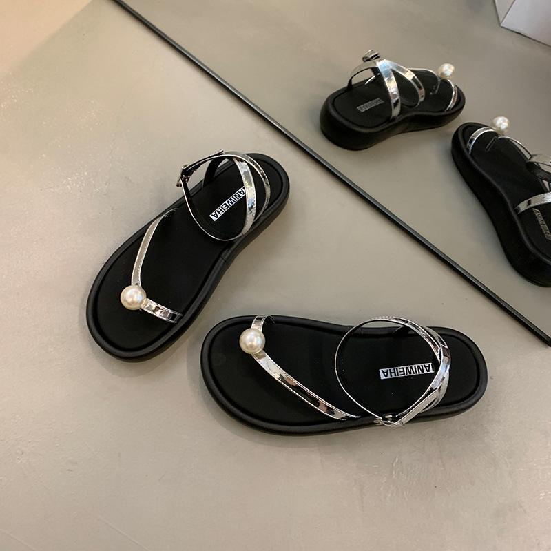 

Thick-soled toe sandals female 2025 new summer Korean version simple pearl gentle fairy wind soft-soled beach shoes 40 серебряный
