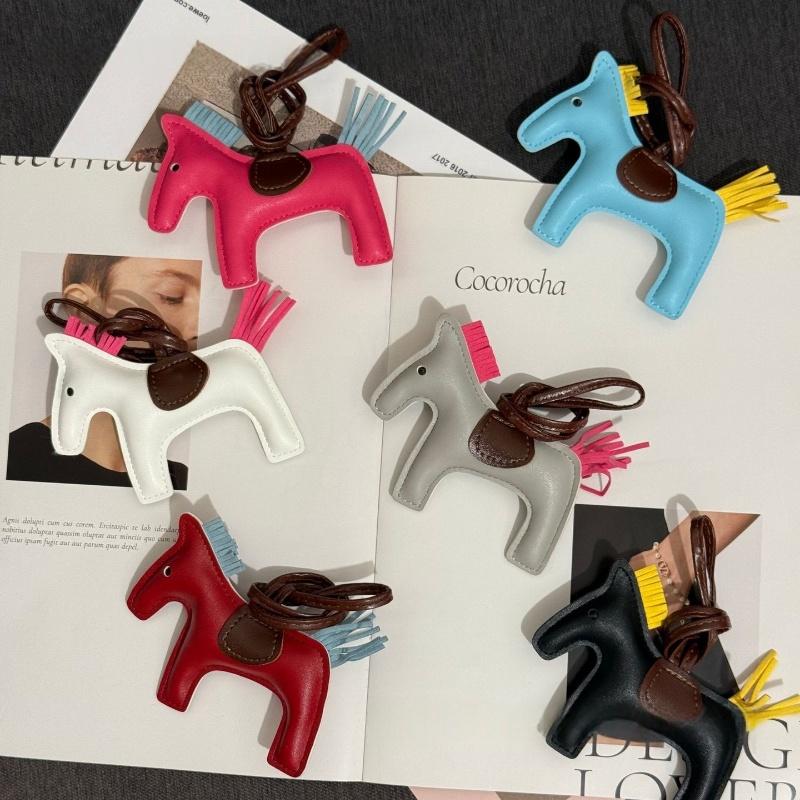 Mode PU Leder Mini Pony Anhänger Damen Tasche Hängende Dekoration Zubehör Cartoon Pferd Schlüsselanhänger Auto Schlüsselanhänger Geburtstagsgeschenk