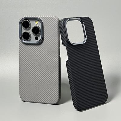 Coque de téléphone rigide en fibre de carbone pour iPhone 16 15 14 17 Pro Max 17 Pro/ Max Chargement sans fil Alliage d'objectif Housse de protection magnétique