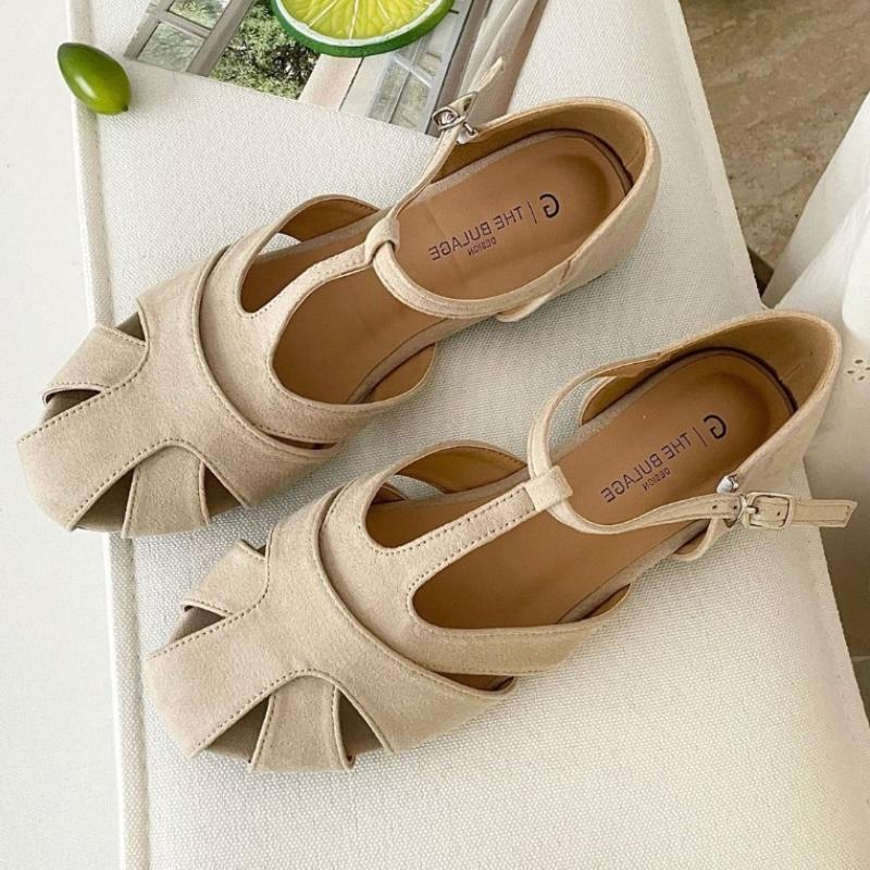 Fashion Retro Roman Style Breathable Woven Sandals Women Fashion Hollow Stripes Design Flat Sandals Comfortable Open-toe Casual Shoes