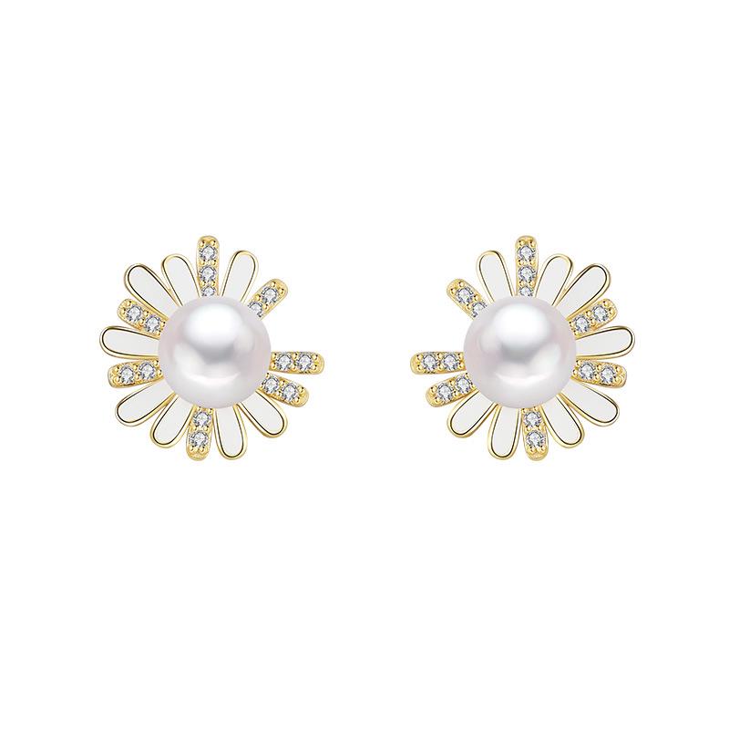 Fashionable Daisy Stud Earrings: Exquisite Freshwater Pearl & 925 Sterling Silver for Women 925 Sterling Silver