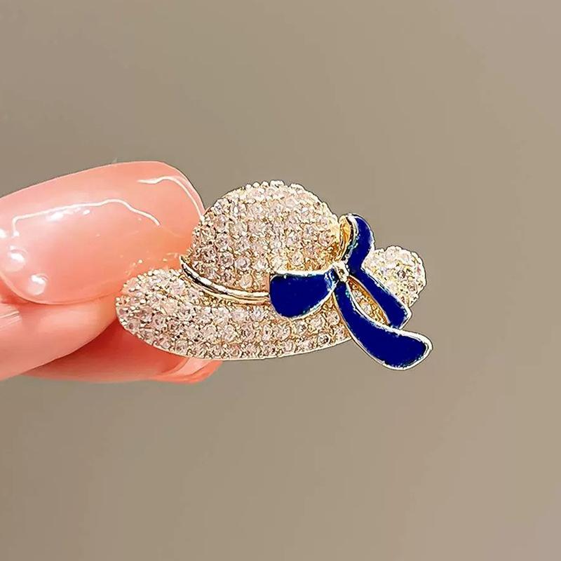 The Hat Brooch Features A High-end and Niche Design. It Has A Pin Buckle To Prevent Exposure and A Brooch Collar Pin