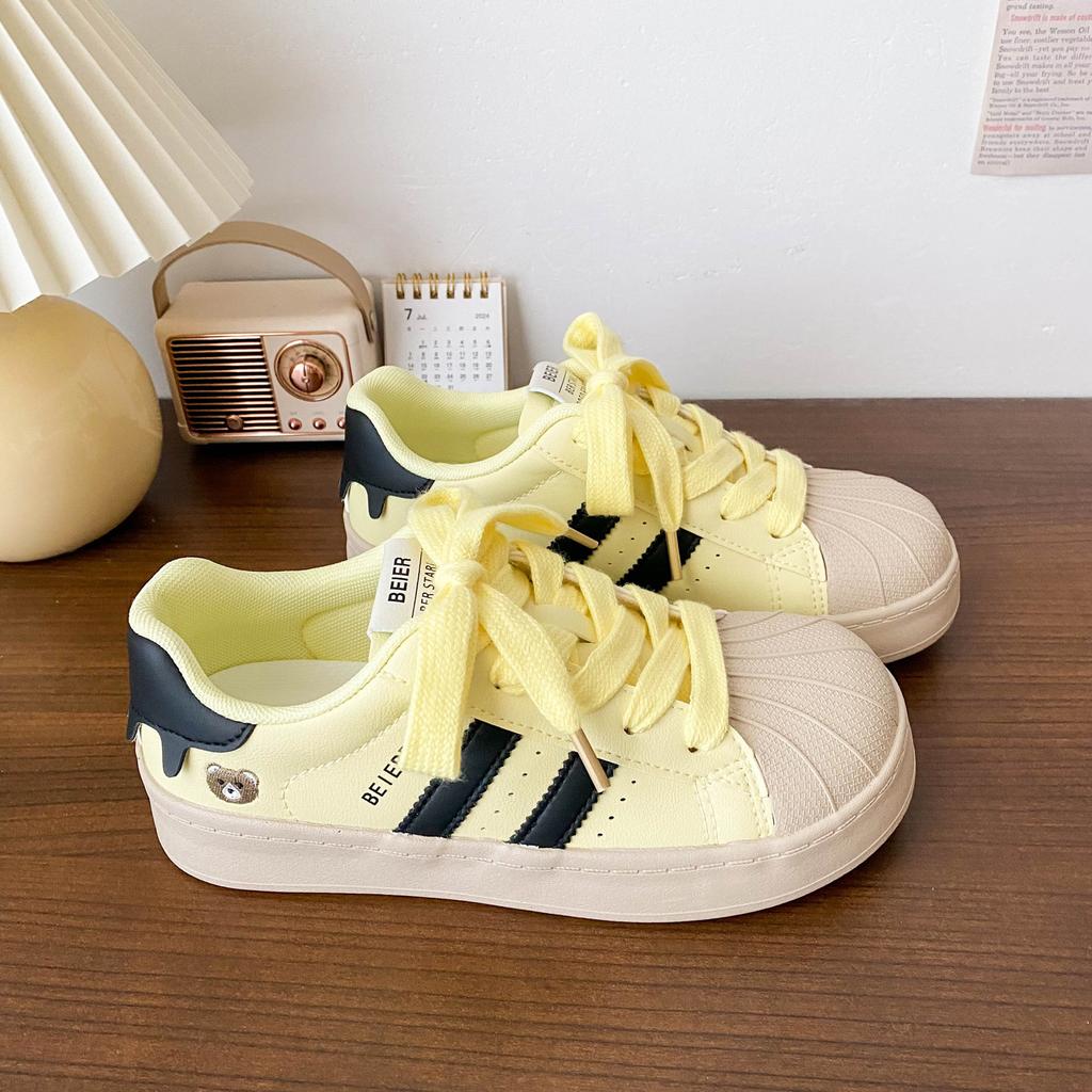 Versatile platform white shoes women's Hong Kong style shell head board shoes 2025 new autumn and winter velvet German training casual sports shoes