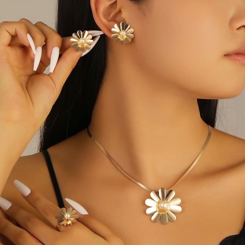Elegant Hollow Floral Earrings Necklace Set Women Alloy Jewelry Minimalist Chic Accessories