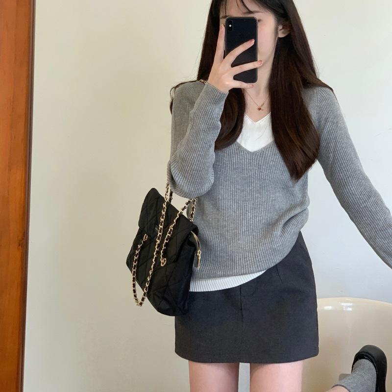 GMXIA Gentle Wind Design Sense Fake Two V-neck Knitwear Women's Autumn Top with The Bottom Women Sweaters