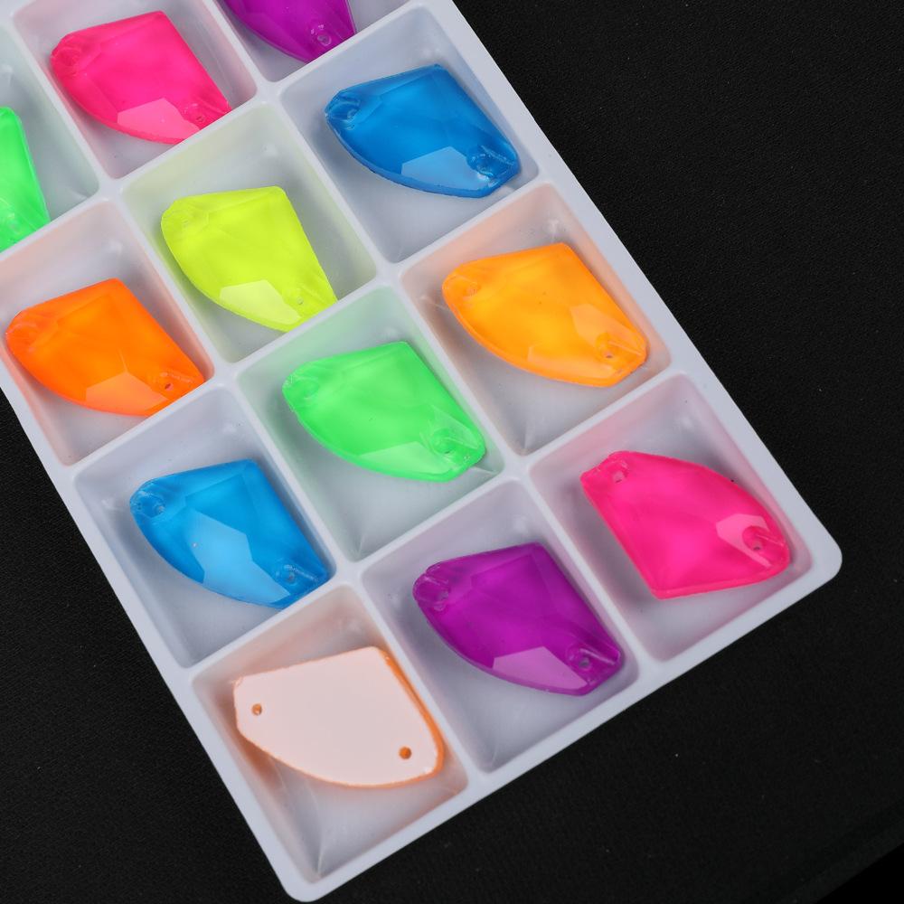 Weichen Fluorescent Double-Hole Flat-Bottomed Axe Glass Hand-Sewn Diamond Decoration Dopamine Color Diy Wedding Decoration Clothing Matching