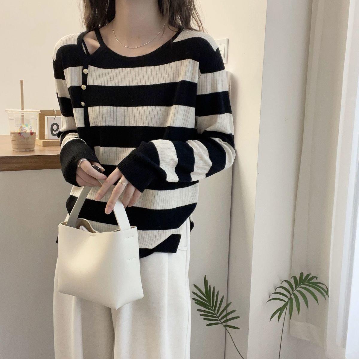 Plus Size Women s Asymmetrical Off-Shoulder Knit Top - Long-Sleeved, Slimming Design for Autumn/Winter XL (120-140 jin)