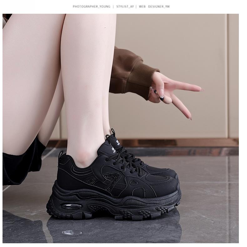New autumn leather lightweight casual anti slip sports shoes with thick sole and height increasing dad shoes