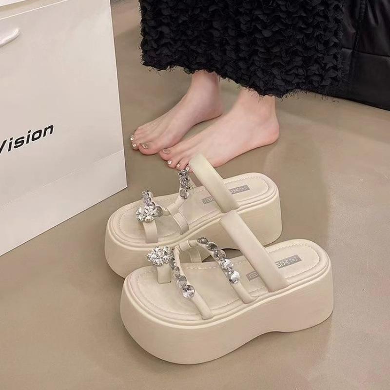 

Маленькие маффины пляжные крутые тапочки уличная одежда 2025 новая мода стразы утолщающие на высокой подошве тапочки женщины 40