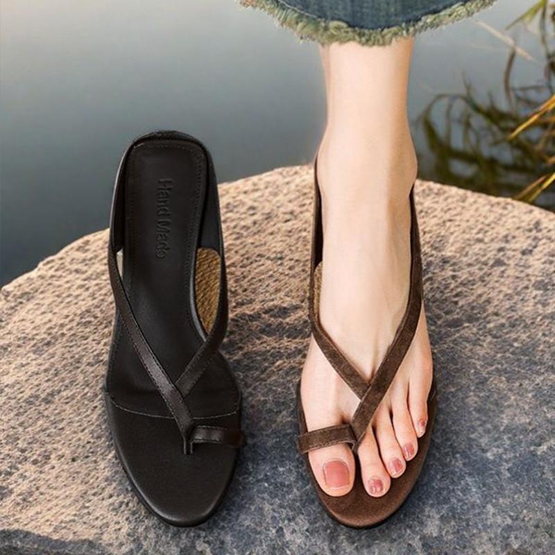 Trendige Damen Hausschuhe 2025 Sommer Niedriger Absatz Zehensteg Gladiator Damen Sandalen Bequemes Laufen Outdoor Freizeit Party Hohe Absätze