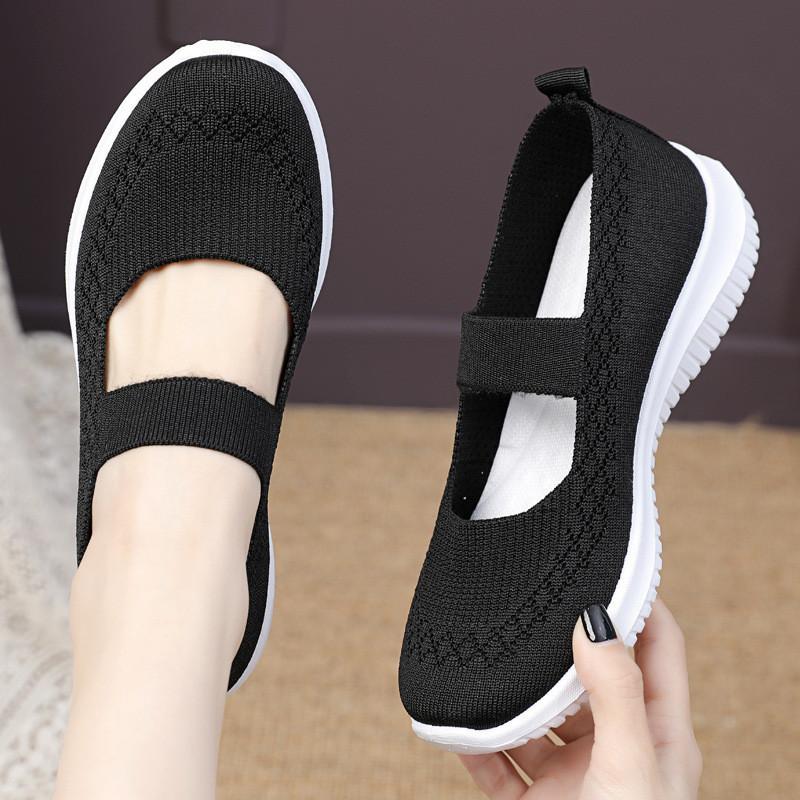 

Walking shoes women s spring and autumn old Beijing cloth shoes middle-aged and elderly breathable old lady word belt elderly non-slip mother shoes 36