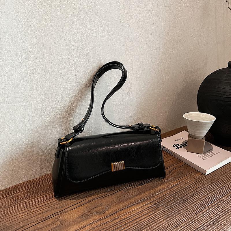 Crossbody Bag Women's Niche Baguette Bag 2026 New Korean Fashion Retro Commuter Shoulder Armpit Bag