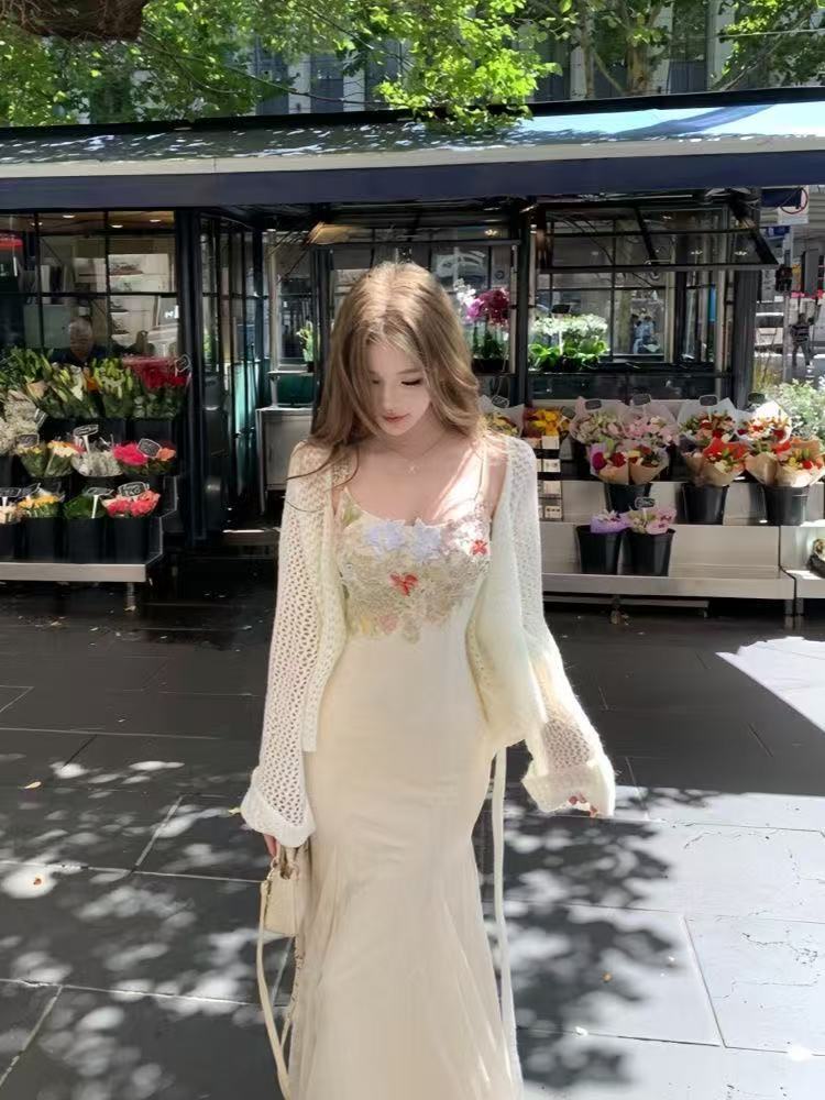 

Lace mesh fishtail dress summer embroidery pure temperament long slim hip wrap suspender skirt women S recommend 40-45kg