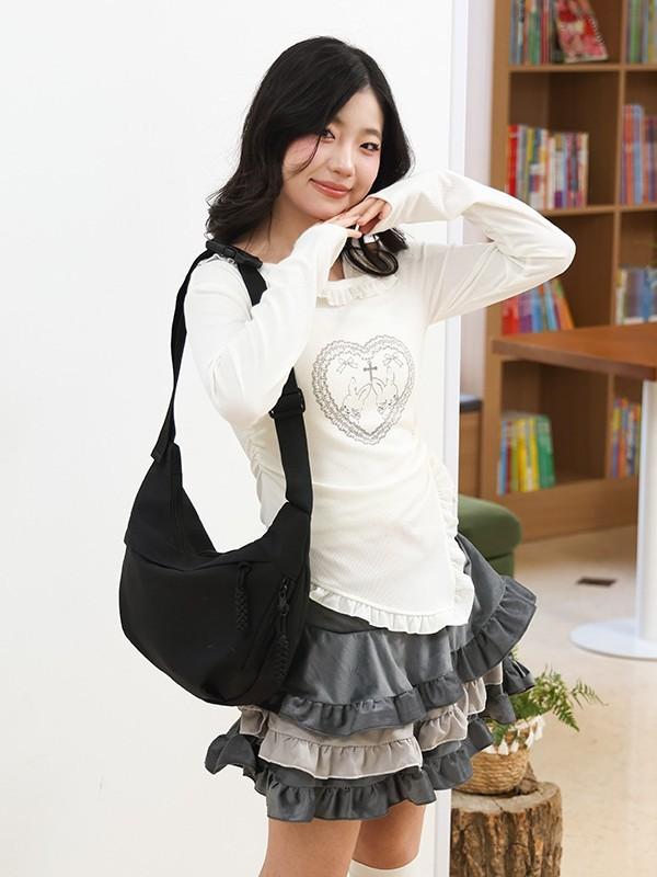 Crossbody Bag For Women With Nylon Material And Zipper Closure For Daily Use