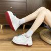 Kleine weiße Schuhe mit erhöhter dicker Sohle, weichen Seiten und Muffin-Form, kleine Sportschuhe für Damen, lässige kleine weiße Schuhe, neue Board-Schuhe für den Frühling