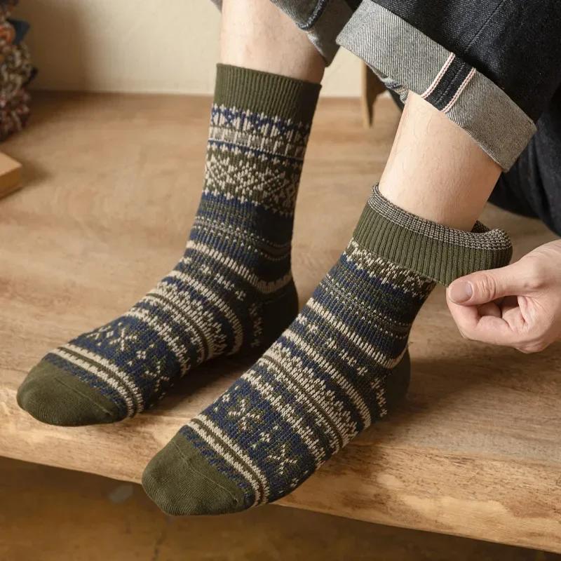 Herrensocken Herbst Winter Mode Retro Geometrische Muster Mittelhohe Socken Herren Japanische Mode Ethnisch Vintage Lange Socken