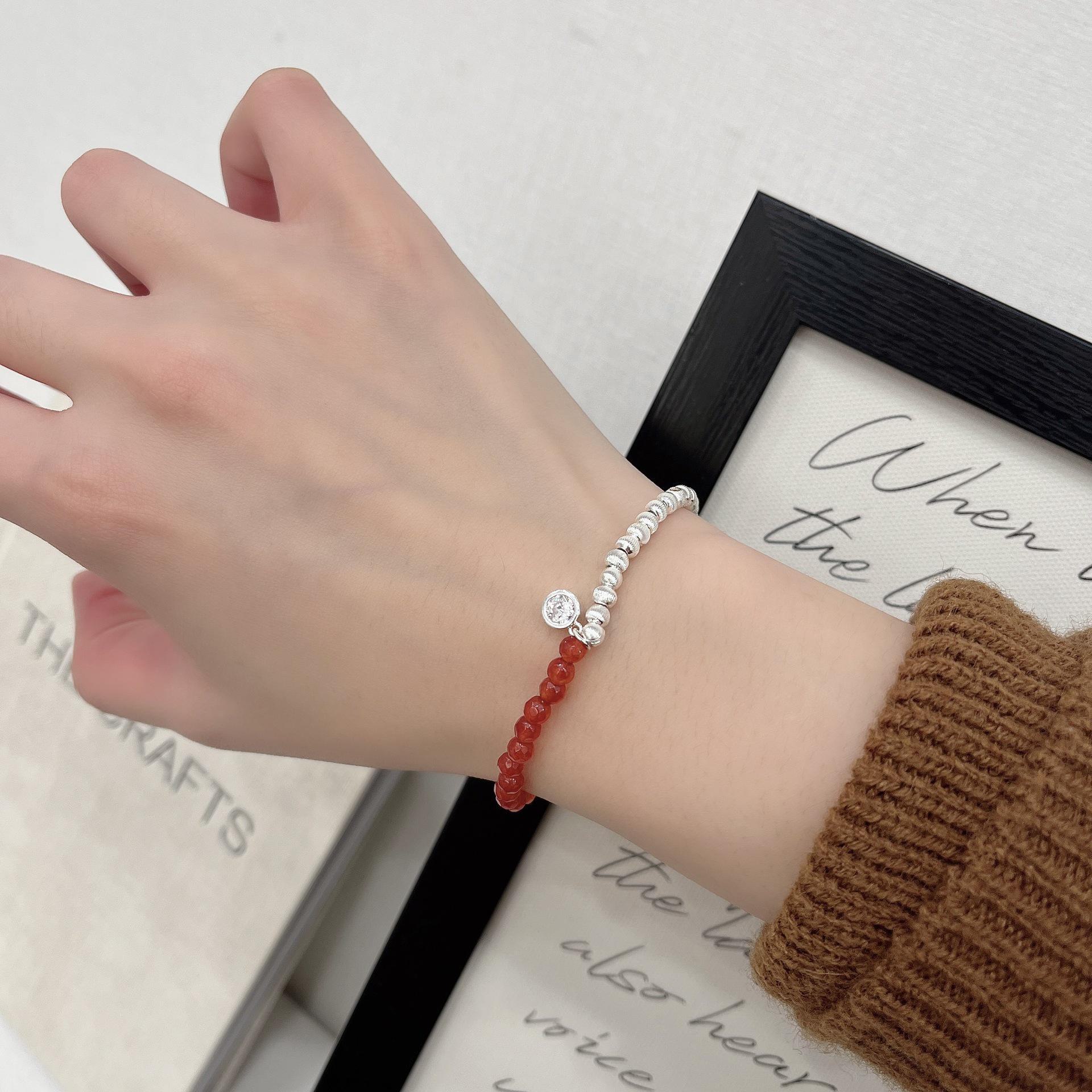 

Браслет с красным агатом и кошачьим глазом китайского зодиака S0457 серебряный