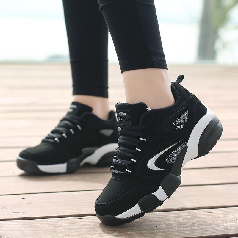 man sports shoes