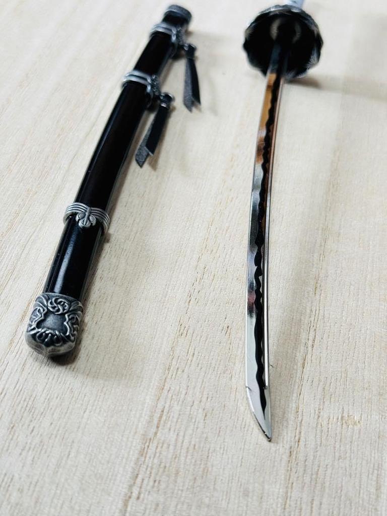 Fushigiri Kaimon SEKIRO Меч Міні-зброя Брелок Аксесуар Фігурка Лялька Дисплей PS4 PS5 Аніме Гра ПК Комп'ютер Сплав Іграшка Металевий Мініатюрний Легенда