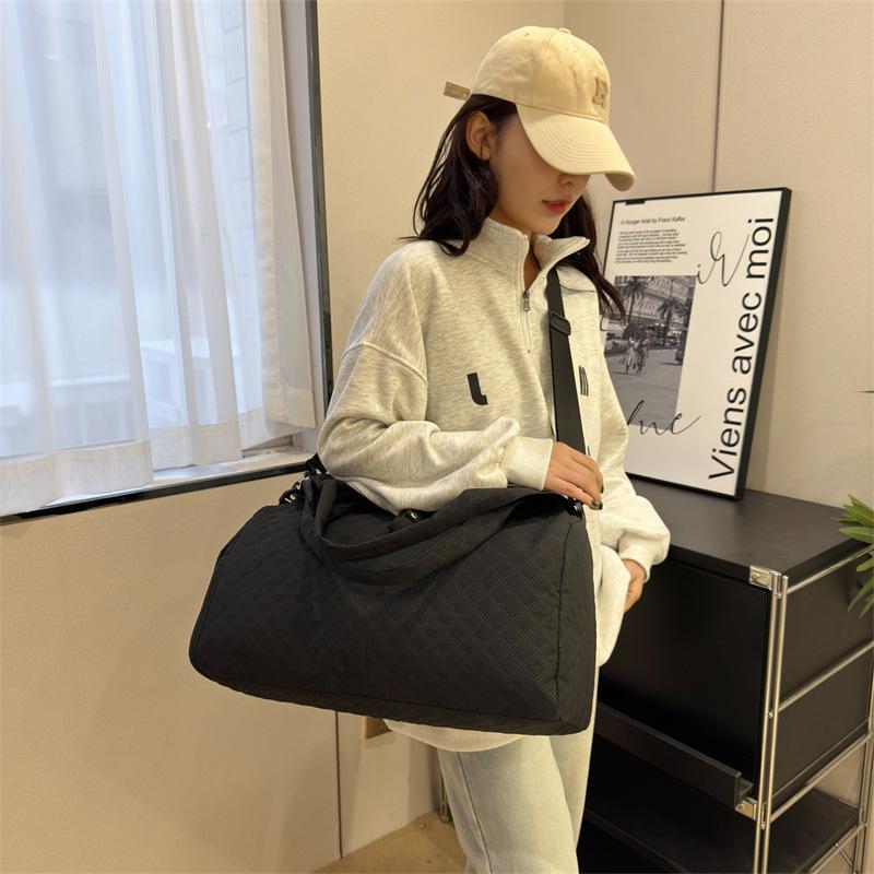 New fashionable diamond portable fitness bag can diagonally span dry and wet separation yoga bag independent shoe compartment travel bag