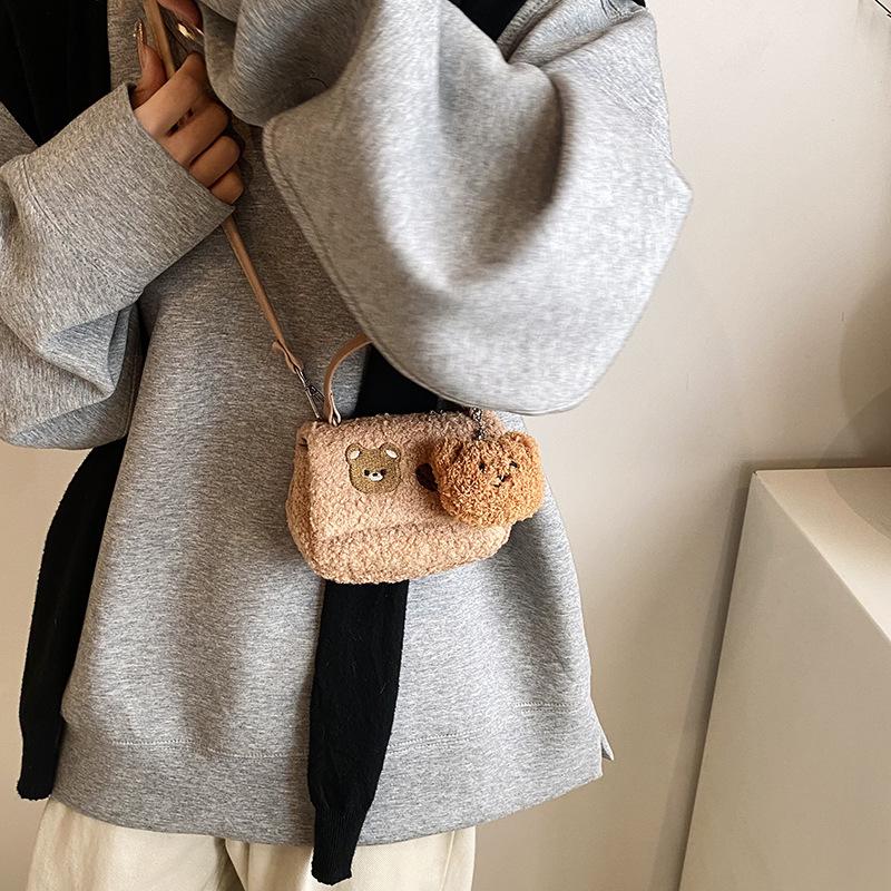 Bolsa Super Fire de Pele de Cordeiro Peluda Bolsa Transversal com Corrente Feminina Mini Bolsa Peluda