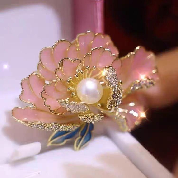Premium Peony Brooch New Retro Elegant Pin Premium Anti-light Collar Corsage