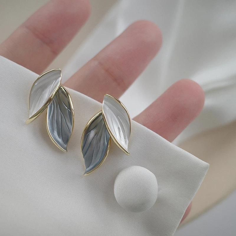 Women Elegant Leaf Ear Stud Earrings