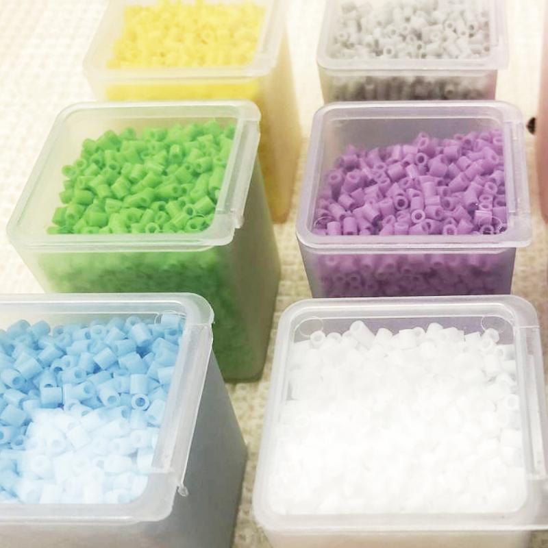Ungiftig 225 Farben #L Yantjouet 2,6 mm Mini-Perlen 2000 Stück/Box Hama-Perlen Perler-Perlen Leicht zu verstauen Für Kinder Bügelperlen Hohe Qualität