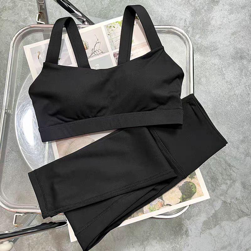 

Жіночий крос-кордонний набір для йоги: Красивий спортивний бюстгальтер зі спинкою та штани для йоги з високою посадкою з ефектом «другої шкіри», комплект для фітнесу та бігу з високою еластичністю L чорний