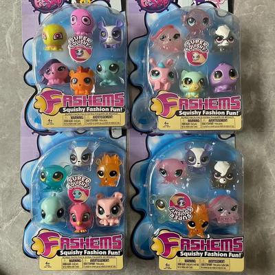PetShop Pets In The House Genuine Cartoon Cute Q Version Cat and Dog Animal Hand-made Ornaments SuperSQUISHY Model Toy