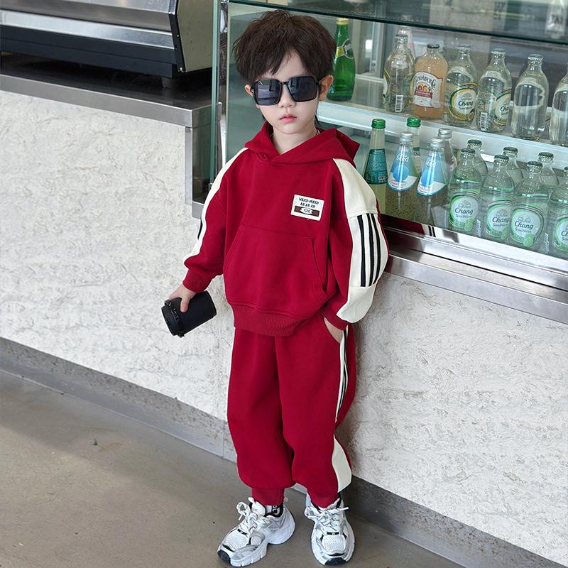 

Boys Fashionable Autumn Sports Hoodie & Sweatpants Set 2025 110 cm червоний