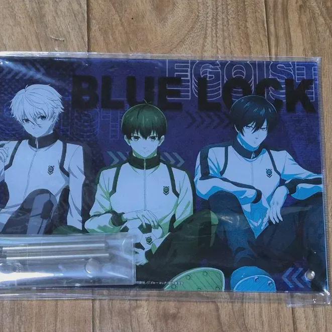 

Blue Rock Acrylic Stand Lin Is Moving Out!