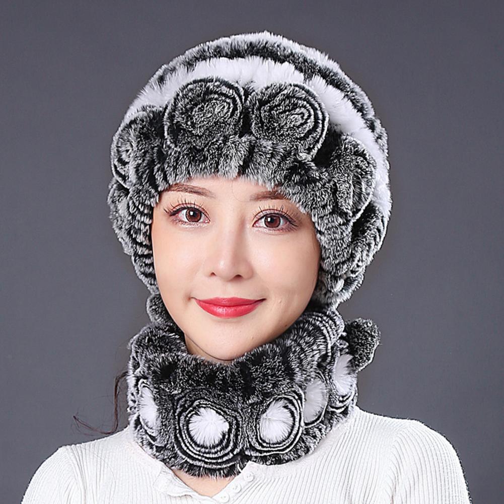Gorro de invierno para mujer con bufanda integrada, grueso, cálido, de piel sintética de conejo Rex, con decoración floral, resistente al viento, para viajes al aire libre y frío.