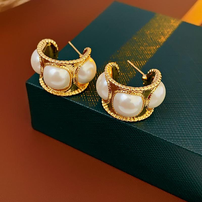 Boucles d'oreilles puces ovales en cristal argenté vieilli:  Luxe Léger et Mode Haut de Gamme