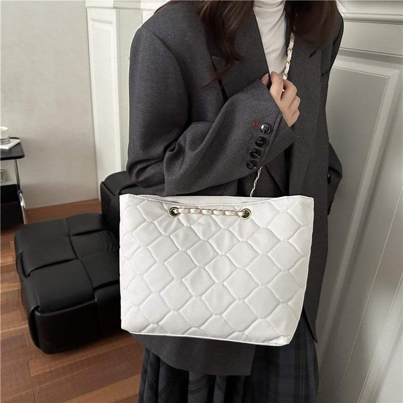 Large Capacity Bag Women's Bag Summer New Trendy Fashion Shoulder Messenger Bag Versatile Chain Chain Bag