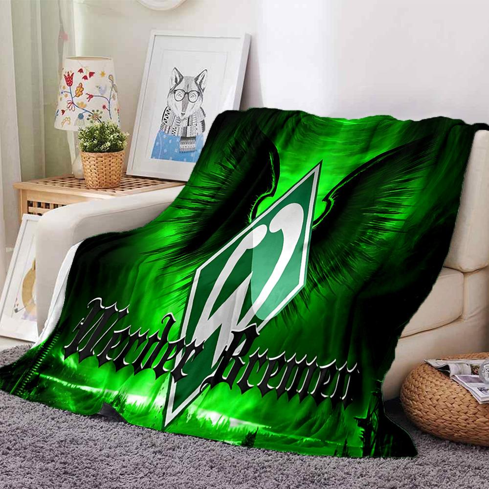 Green Bremen Pattern Flannel Blanket, Soft Polyester, Modern Design, All-Season for Camping, Travel, Gifts for holidays or birthdays
