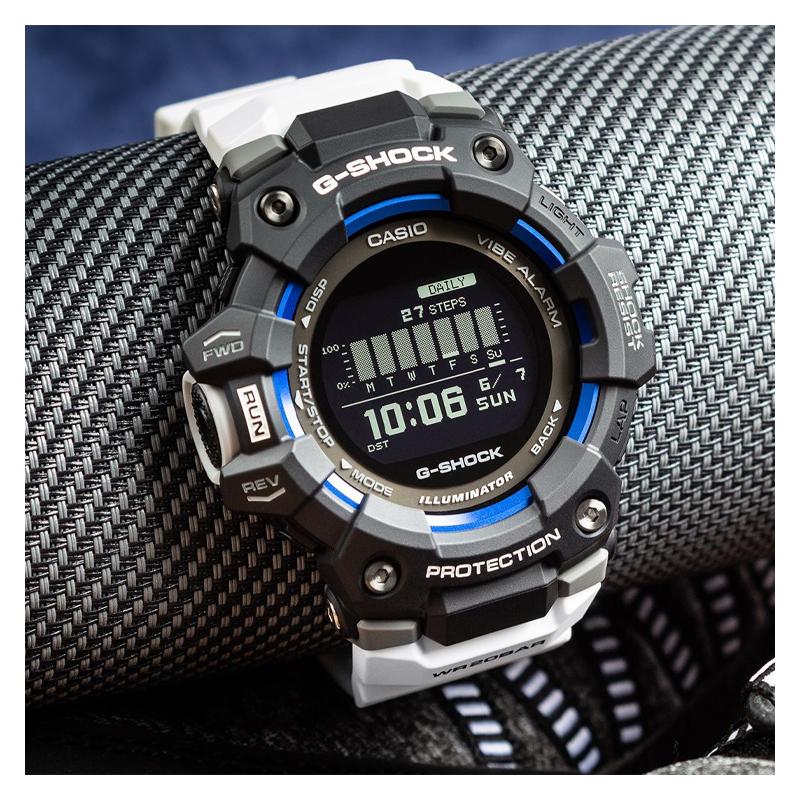 Casio G-SQUAD series G-SHOCK series GPS positioning pedometer intelligent training tracking LED light quartz movement Japanese GBD-100-1A7PR-person