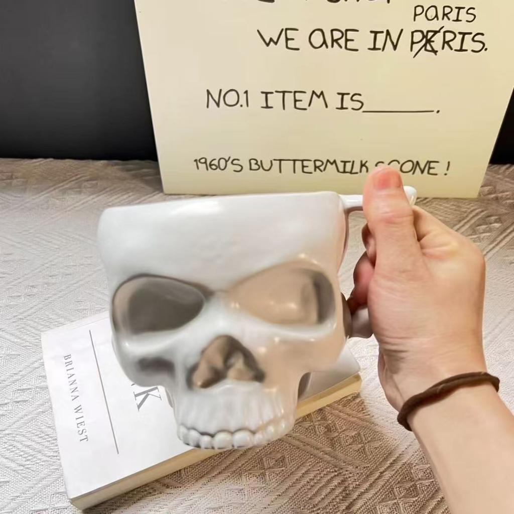 3D Sculpted Skull Ceramic Coffee Mug With Handle Gothic Sculpted Cup for Halloween Party Decor & Unique Gift