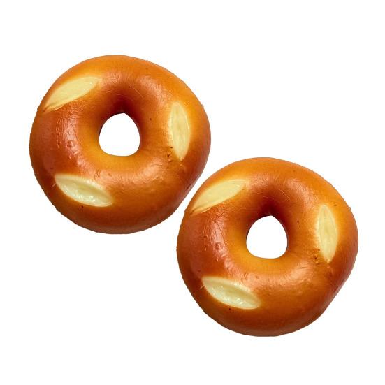 

2Pcs Bag Pendant Simulated Bread Shape Keychain Charm Solid Texture Mobile Phones Keys Bags Pendant Healing Atmosphere Accessory A
