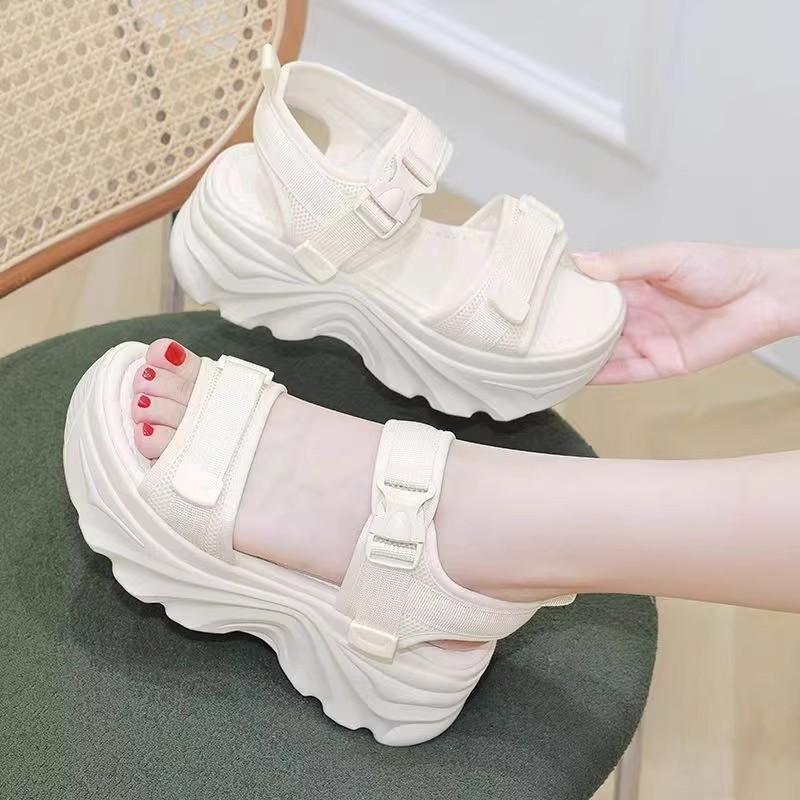 Internet Celebrity Dad Sandals Women Wear 2025 Summer New Versatile Soft Sole Non-slip Thick Sole Muffin Sports Beach Shoes