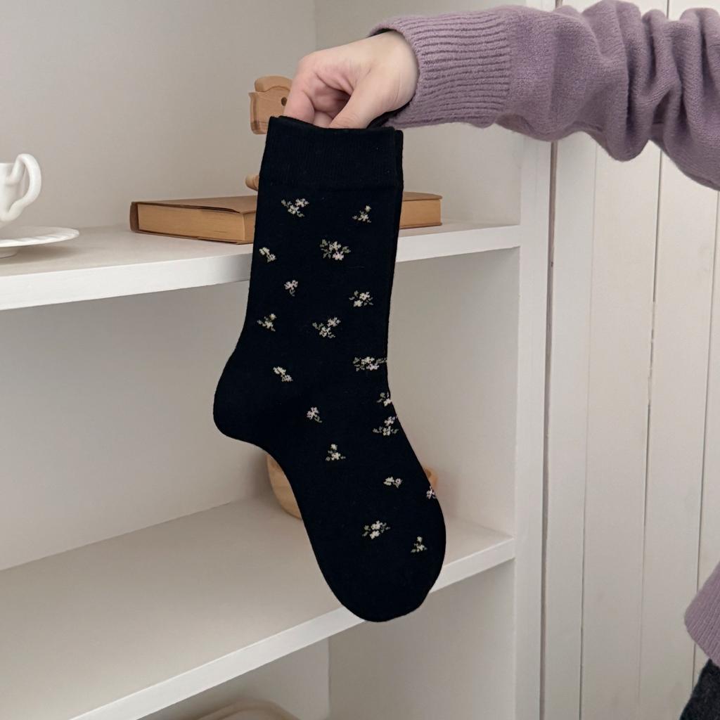 Retro Autumn and Winter Floral Socks, Warm Silk and Wool Socks, Versatile Mid-calf Boneless Socks