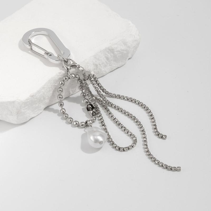 Baroque Style Irregular Pearls Keychain Vintage Alloy Ornament Sturdy Hook Design For Bags Accessories