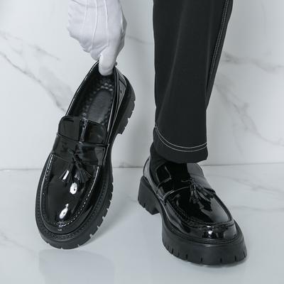 Hochwertige Luxus-Lederschuhe für Herren Britische höhensteigernde dicke Sohle trendige glänzende Oberfläche lässige Loafer zum Hineinschlüpfen