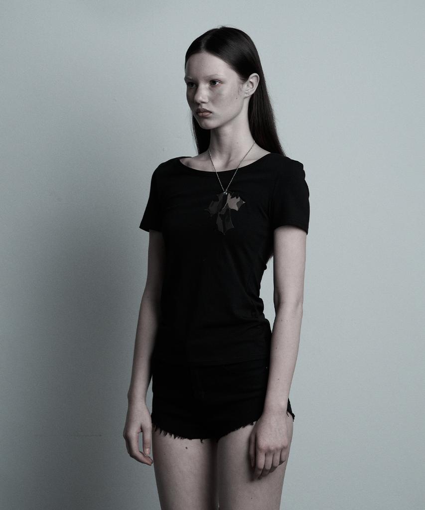 ILLIO Black-Camou Cross Necklace T-Shirt