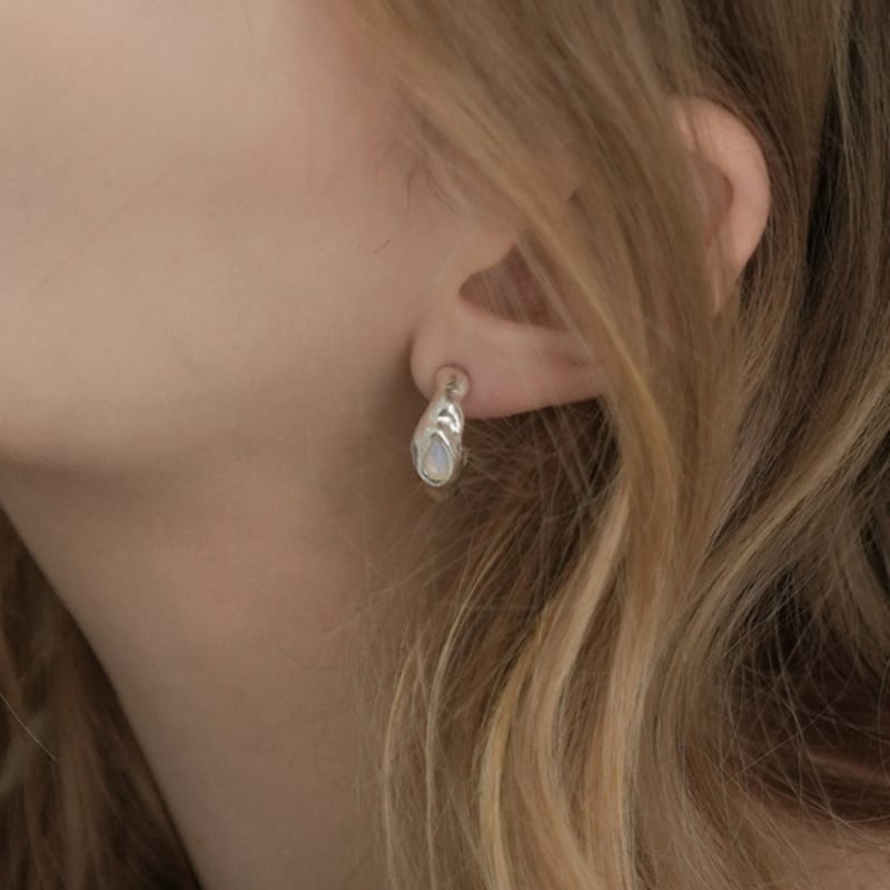 REINDEER GENTLE STONE EARRING 04