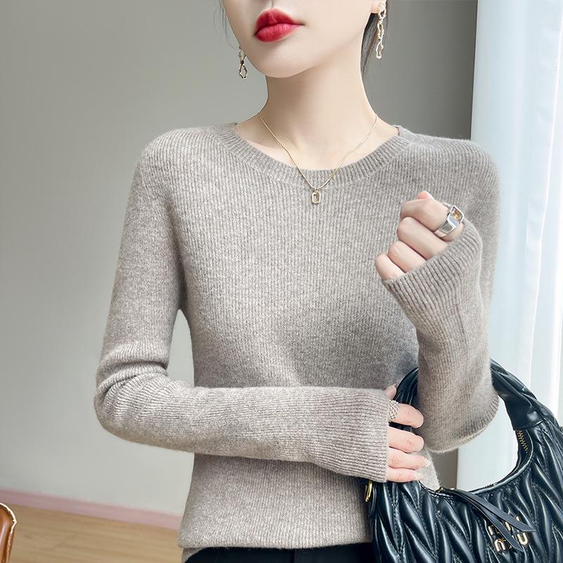 Maglione da Donna a Collo Tondo Basso in Maglia Slim per Autunno e Inverno